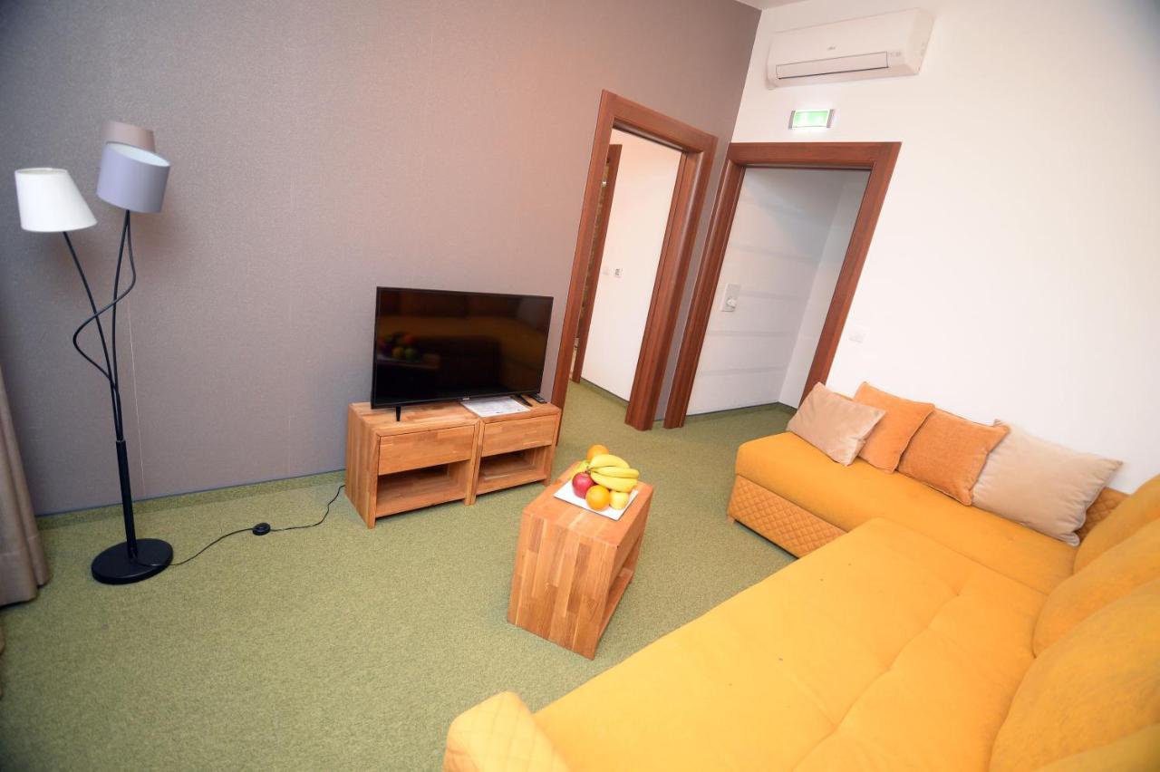 Apartmani Carolija Lucani Zewnętrze zdjęcie